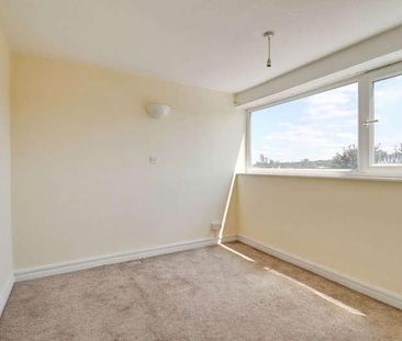 Manor Road, Benfleet, SS7 - Photo 1