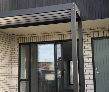 Modern 3-Bedroom Townhouse in a Fantastic Te A... - Photo 5