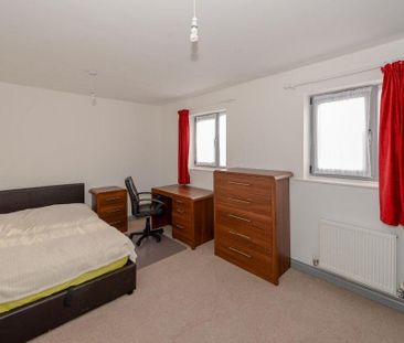 4 bedroom terraced house to rent - Photo 6