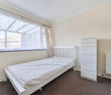 4 bedroom terraced house to rent - Photo 6