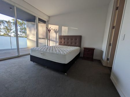 Beautiful High Class Furnished Unit w/ Incredible Scenic Views - Photo 2