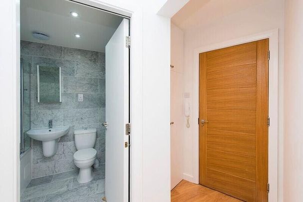 2 Bedroom Flat To Let - Photo 1