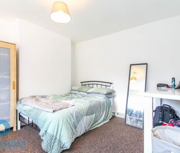 4 bed Semi-Detached House for Rent - Photo 5