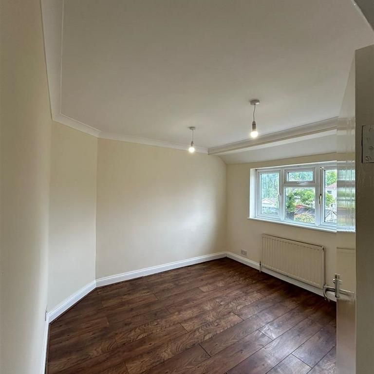 4 bedroom terraced house to rent - Photo 1