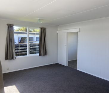 Very tidy Family Home - Photo 3