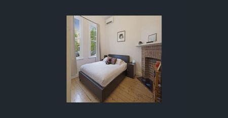 Charming Victorian in treelined Street - Photo 3