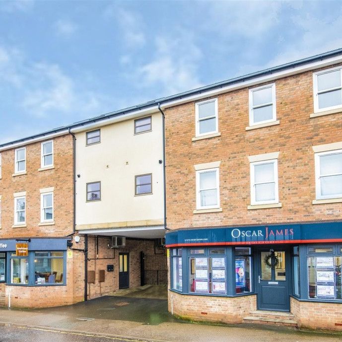 3 bed Apartment To Let - Photo 1