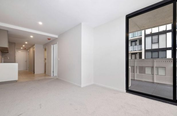 Modern Living in Greenway – Spacious Two-Bedroom Apartment - Photo 1