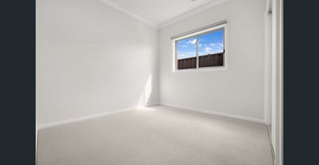 MODERN 4 BEDROOM FAMILY HOME! - Photo 4