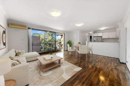 Air-Conditioned Two-Bedroom Unit with Gas Cook-Top, Dishwasher and Single Garage! - Photo 4