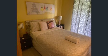 Quiet Private Villa close to beach open plan living 4 bedroom - Photo 5