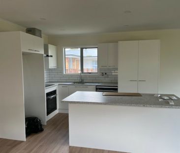 Newly Renovated & Spacious 3 Bedroom Home - Huntly - Photo 5