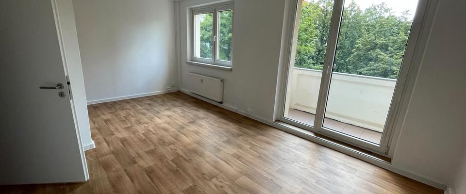 Erstbezug nach Sanierung: Neues Zuhause mit Personenaufzug und Dusche im Herzen der Stadt - Photo 1