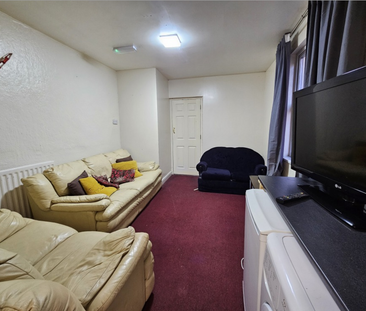 5 Bed Student Accommodation - Photo 1