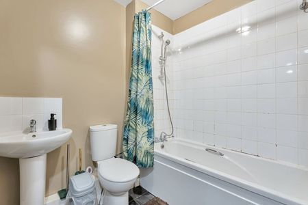 2 Bed Flat, Hever Hall, CV1 - Photo 2