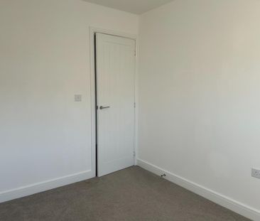3 bedroom terraced house to rent - Photo 6