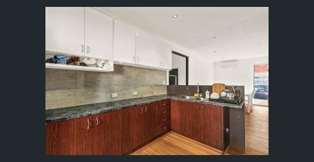 Comfortable & low maintenance living. - Photo 5