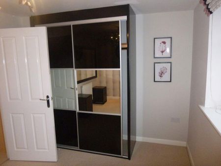 3 bedroom terraced house to rent - Photo 4