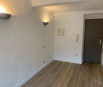 Location Appartement 1 pièce 25m² CUERS 83390 - Photo 4