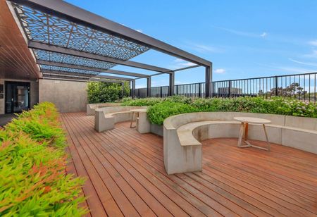 Stylish 2-Bedroom Apartment in the Heart of Balwyn - Please Enter Main Gate Via Jersey Street - Photo 3