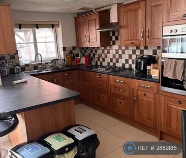1 bedroom in a house share to rent - Photo 4