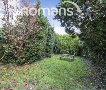 Dollis Drive, Farnham, GU9 - Photo 3