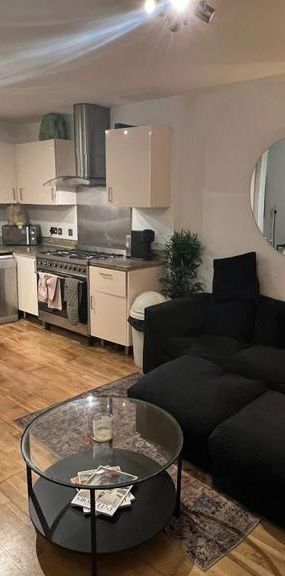 3 bedroom flat to rent - Photo 1