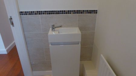 Fully Refurbished, Stylish 3 Bed Semi Detached House to Let in Great Morley Location - Photo 5