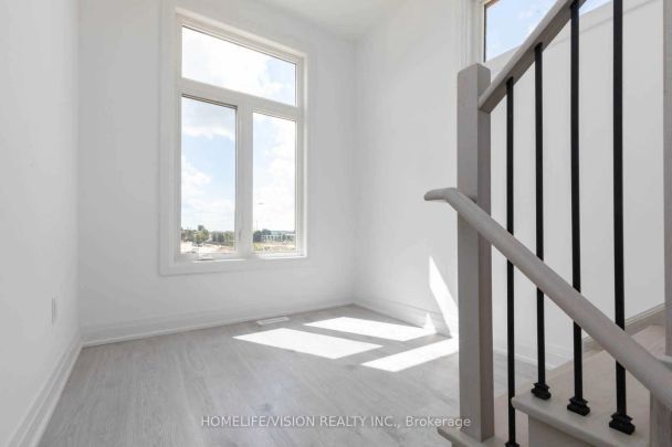 Condo Townhouse For Lease | S9230275 - Photo 1