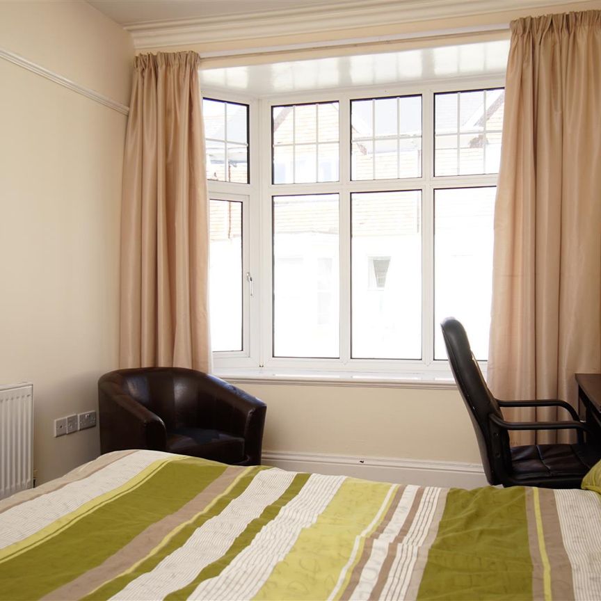 Addison Road - Flat 2, Plymouth - Photo 1