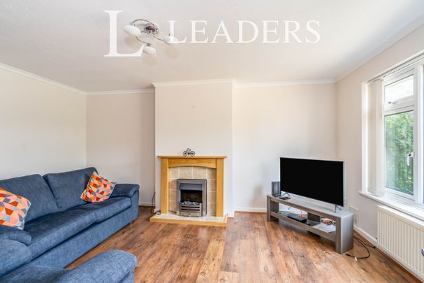 2 bedroom bungalow to rent Hawthorn Close, Chichester, PO19 - Photo 1