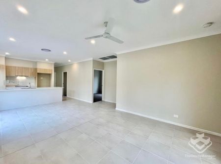 Spacious Modern 4-bedder Semi-new House in fast growing suburb - Photo 2