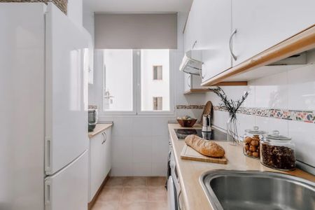 Calle de Fernán González, Madrid, Community of Madrid 28009 - Photo 3