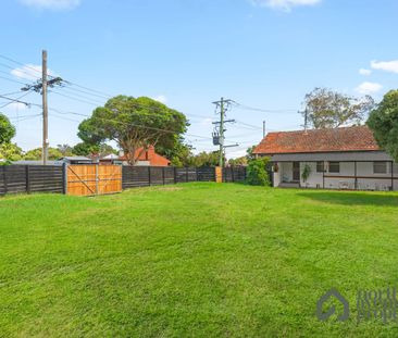 Renovated Character Home in Prime Frankston Location - Photo 1