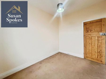 3 bedroom flat to rent - Photo 4