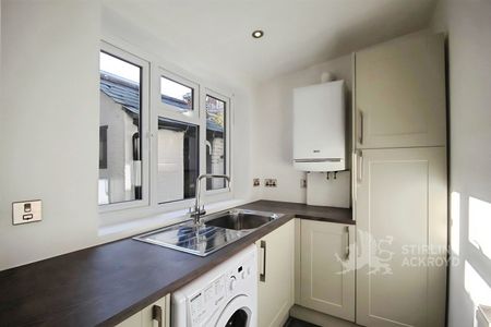 Walnut Tree Close, Guildford, Surrey, GU1 4UQ - Photo 3