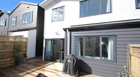 Location! location! - Photo 5