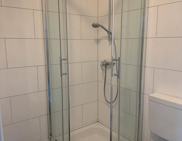 Wohnung in Unterbarmen! Ab sofort bezugsfrei - Photo 1