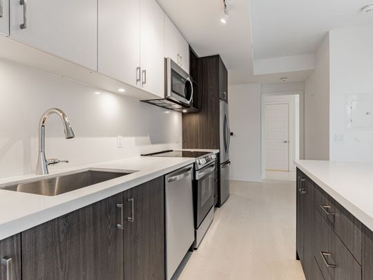 For Lease - 333 Sunseeker Avenue Unit# 301, Innisfil, Ontario - Photo 1