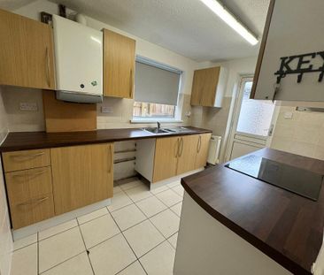 3 bedroom semi-detached house to rent - Photo 5