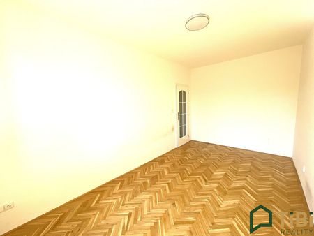 Pronájem bytu 3+1 72 m² - Fotografie 3