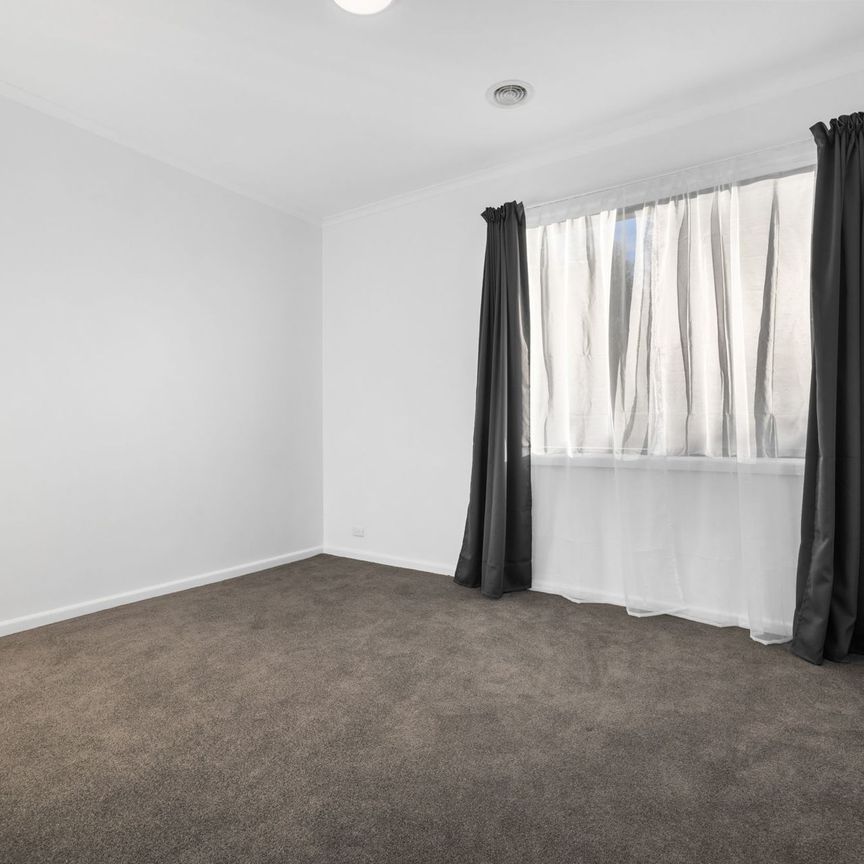 Neat 3-bedroom home on large block with a location to match. - Photo 1