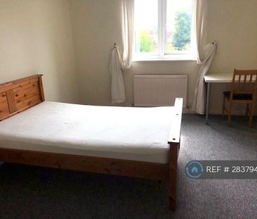 4 bedroom end of terrace house to rent - Photo 4