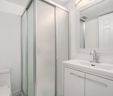 For Lease - 17 Overlake Drive Unit# B, Cityview - Parkwoods Hills -... - Photo 4