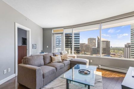 Edmonton Furnished Condo Rental in Downtown - Downtown Condo With Stunning Views and Parking Included! - Photo 2