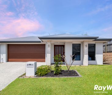 Spacious Family Living with Ducted Aircon - Photo 4
