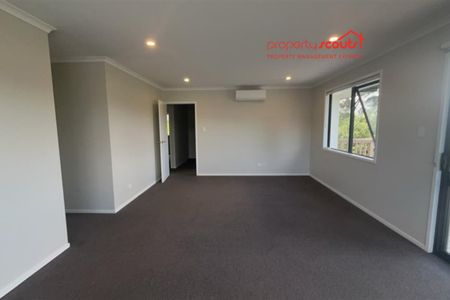 Three Bedroom Home - Photo 5