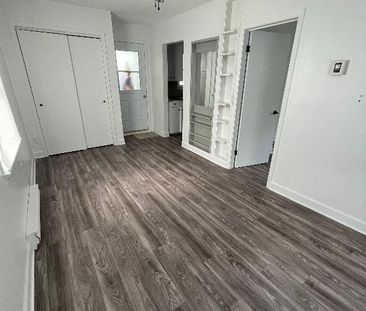 3-1/2 rénové libre des maintenant - Photo 2