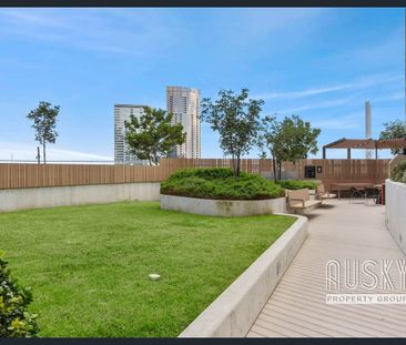 Stunning one bedroom apartment at 889 Collins Street - Photo 6