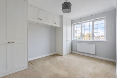 3 bedroom semi-detached house to rent - Photo 4